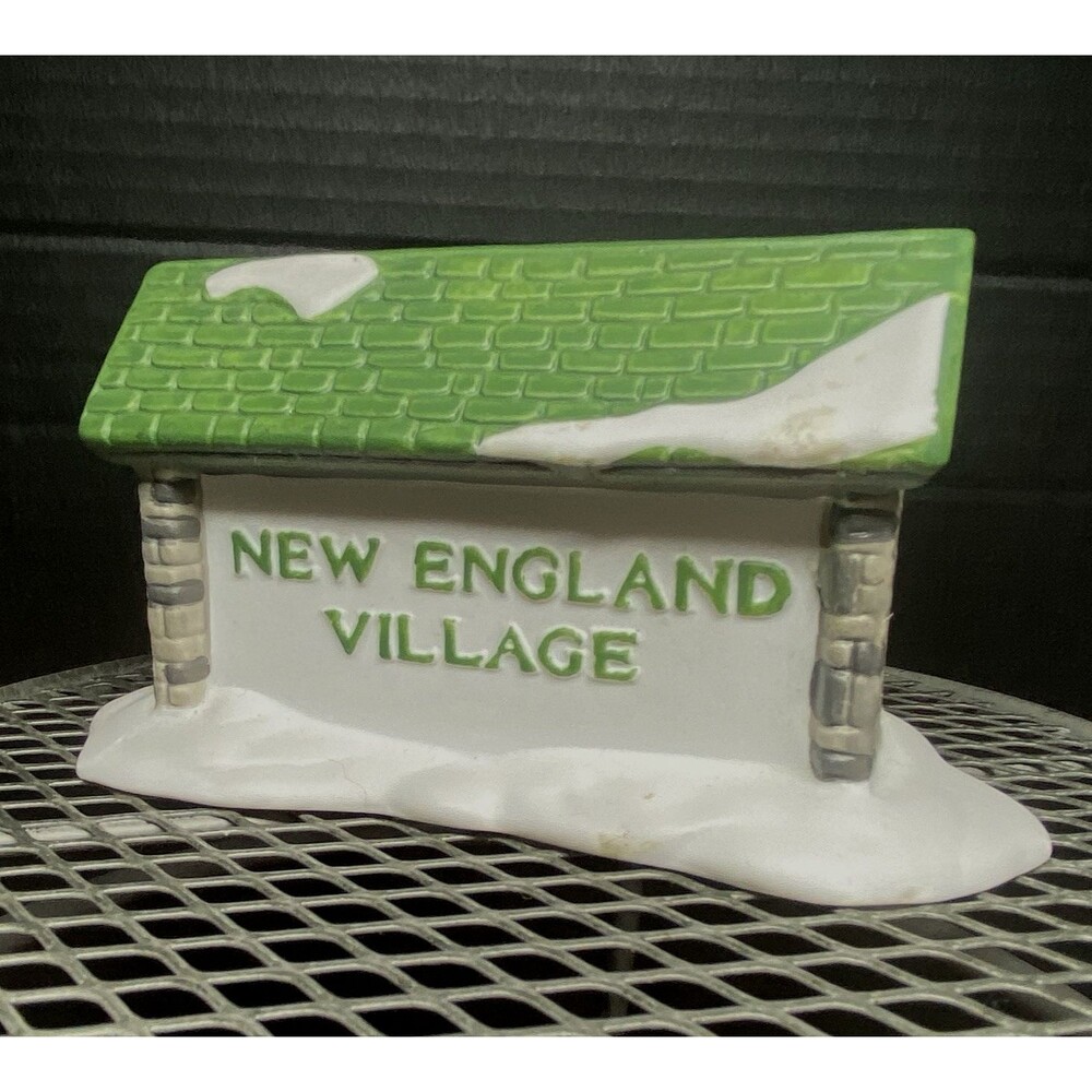 Department 56 New England Village Sign Christmas Accessory Figurine With Box